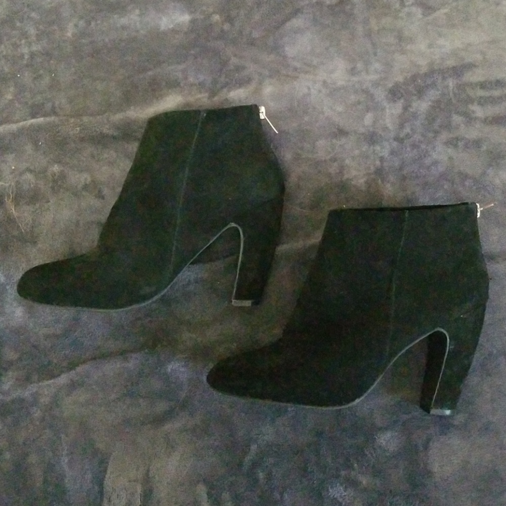 Kimchi Blue Black Suede Ankle Booties